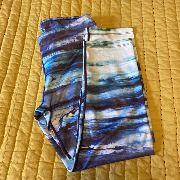 Fun Prana capri leggings size sm, rarely worn - Picture 4 of 4